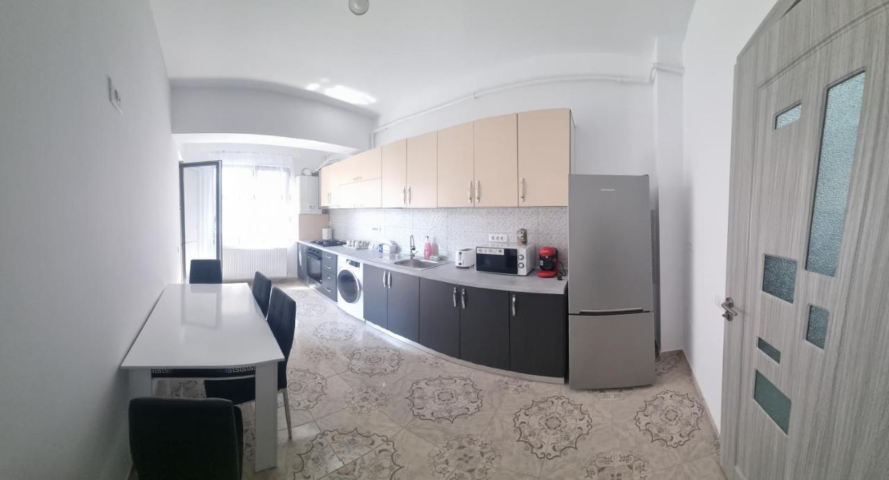 Apartament Mihaela Râmnicu Vâlcea Esterno foto
